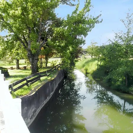 Charmante Avec Jardin Et Barbecue Nyaraló *