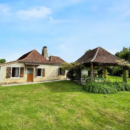 Hébergement de vacances Charmante Avec Jardin Et Barbecue